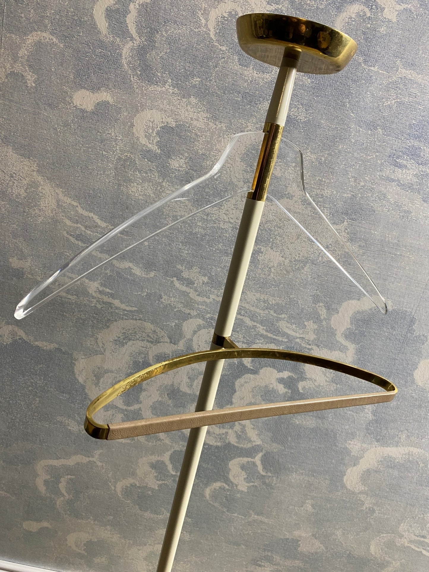 Elegant Valet Stand / Dress Boy Clothes Rack 60s Hollywood Regency
