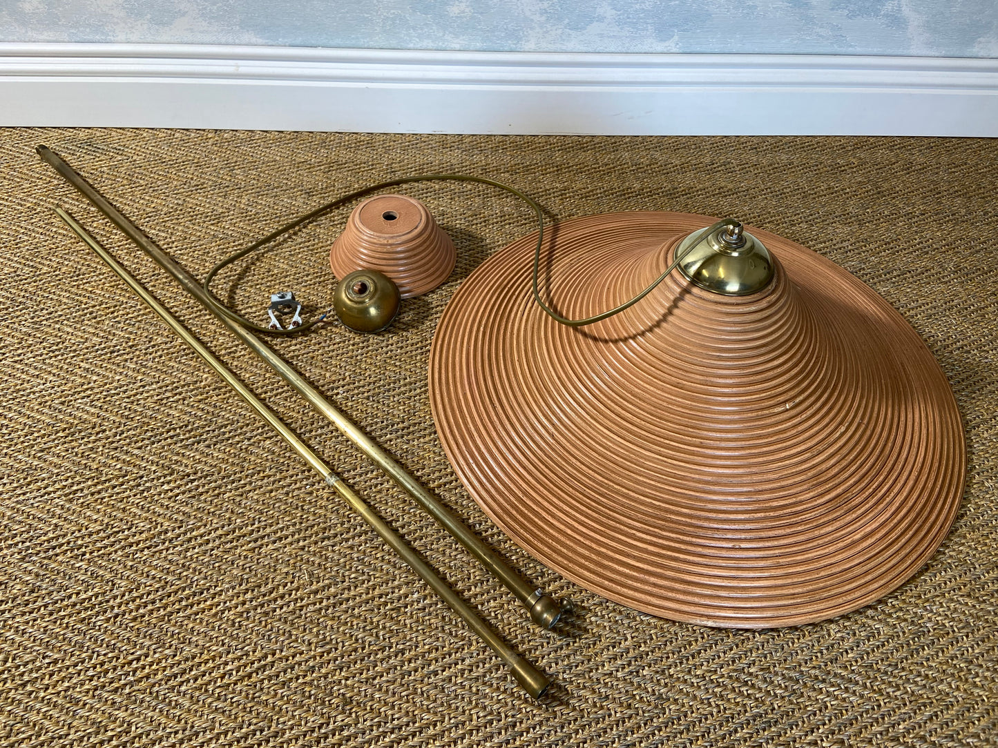 Pencil Reed Pendant Lamp with Extendable Brass Rod, Italy, Mid-Century Modern
