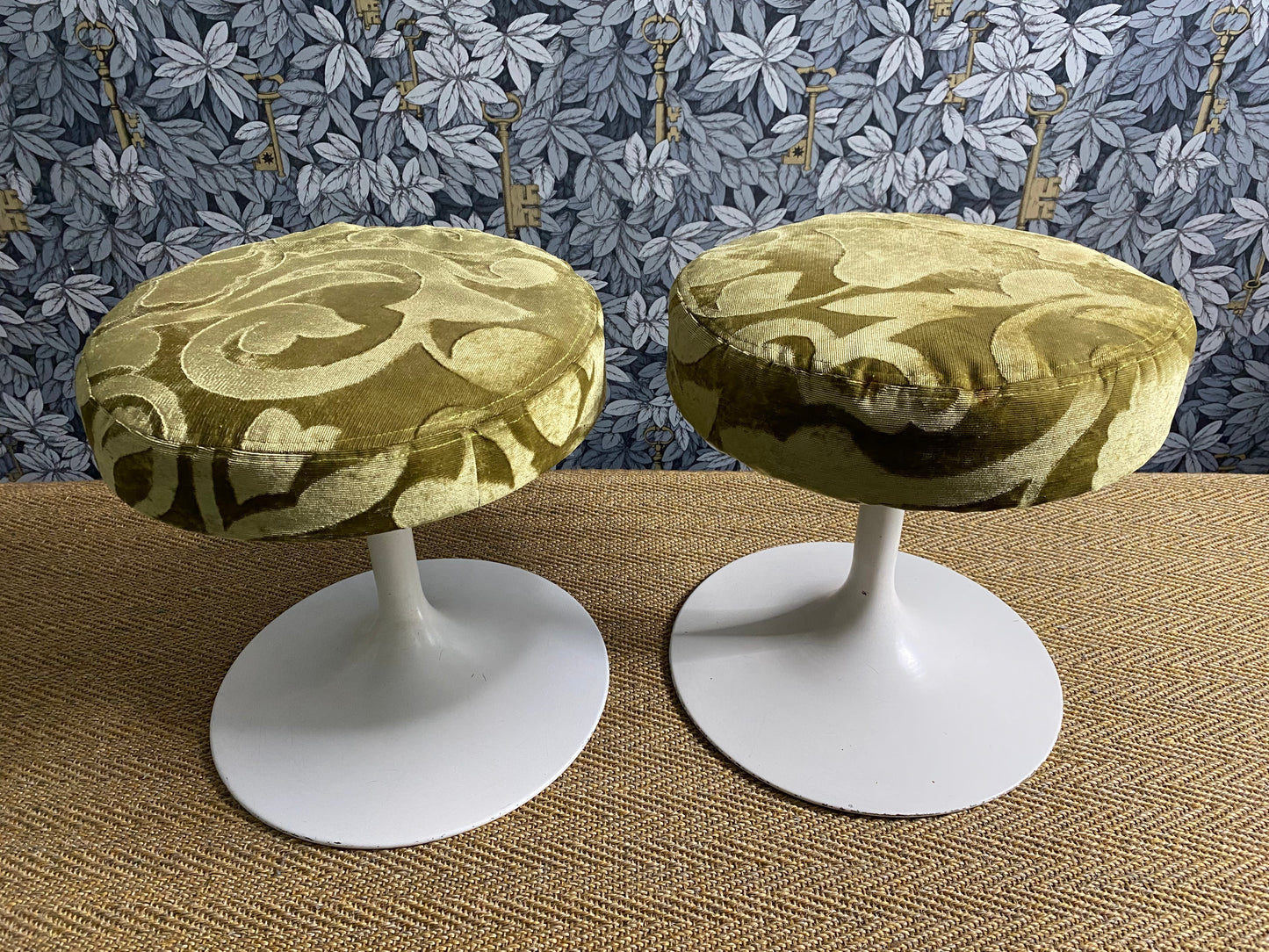 Pair Tulip stool 60s Knoll Eero Saarinen Style vintage