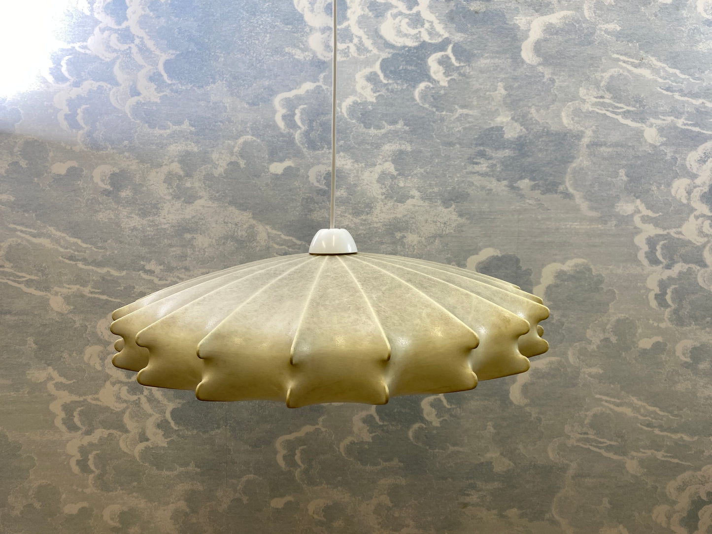 UFO shaped Cocoon Lamp Goldkant Achille & Pier Giacomo Castiglioni, Flos, 60s Space Age