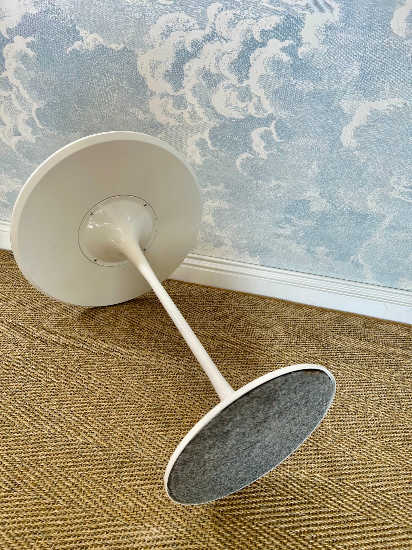 Tulip Foot Lounge or Side Table In The Style Of Saarinen - Germany, 1960s